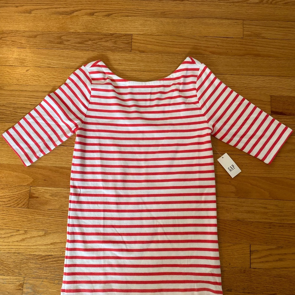 Gap shirt